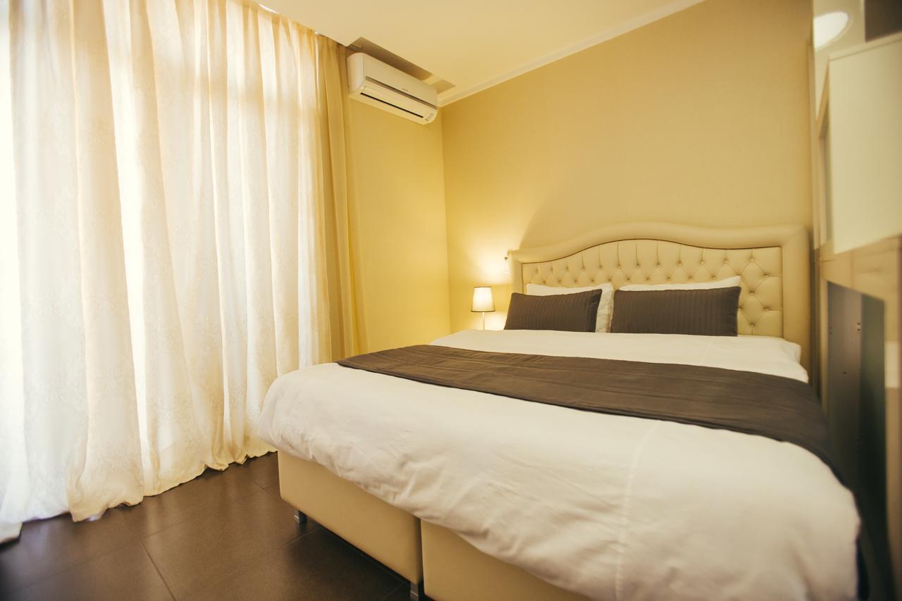 Aparthotel Panorama Sea Tower Batumi Exterior foto