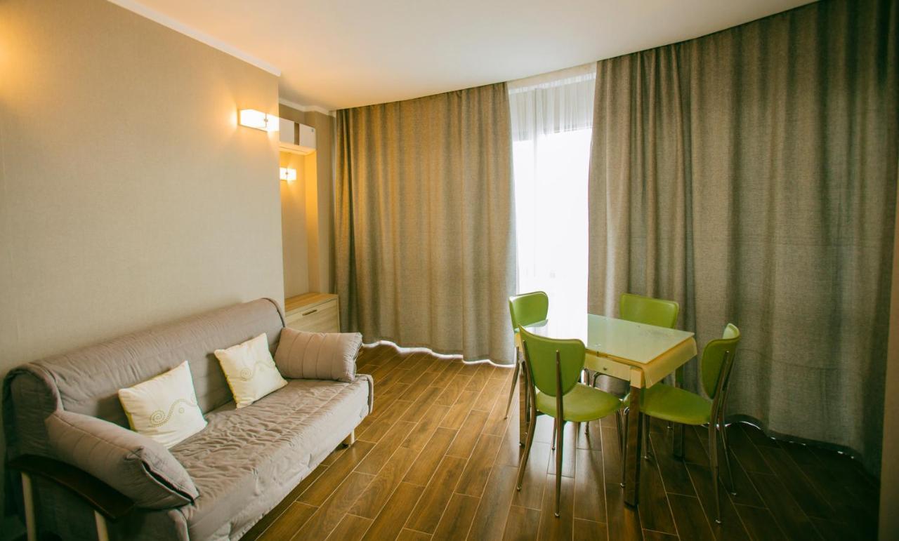 Aparthotel Panorama Sea Tower Batumi Exterior foto